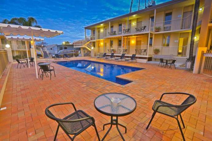Imagen de la piscina del Motel Commodore Mildura. Foto 20