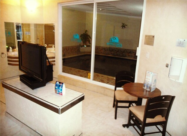 Imagen de la habitación del Motel Costa, Canc&uacute;n. Foto 14