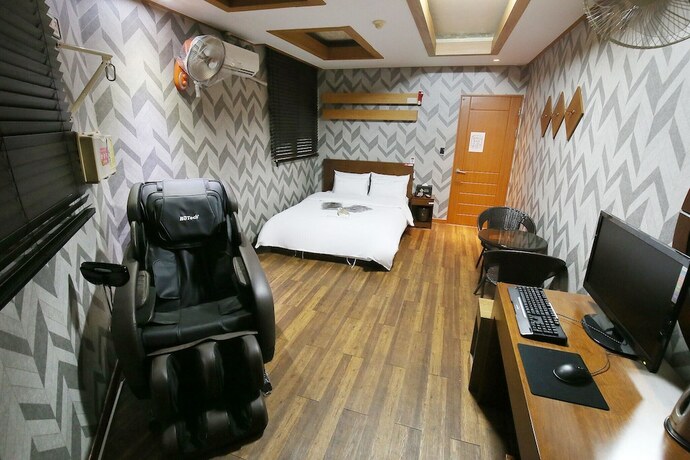 Imagen de la habitación del Motel Daejeon Dunsan Luis. Foto 11