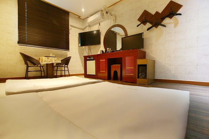 Imagen de la habitación del Motel Daejeon Dunsan Luis. Foto 15