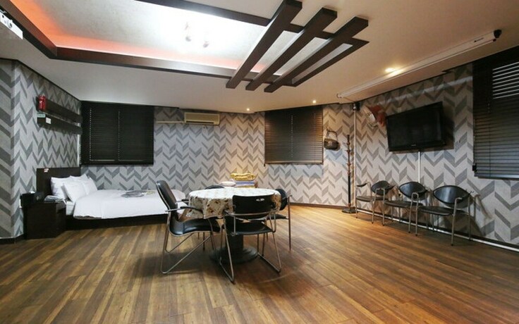 Imagen de la habitación del Motel Daejeon Dunsan Luis. Foto 20