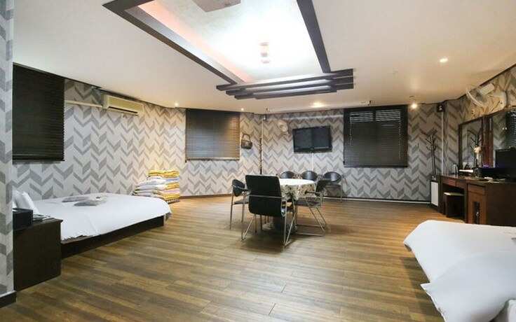 Imagen de la habitación del Motel Daejeon Dunsan Luis. Foto 22