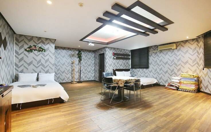 Imagen de la habitación del Motel Daejeon Dunsan Luis. Foto 24