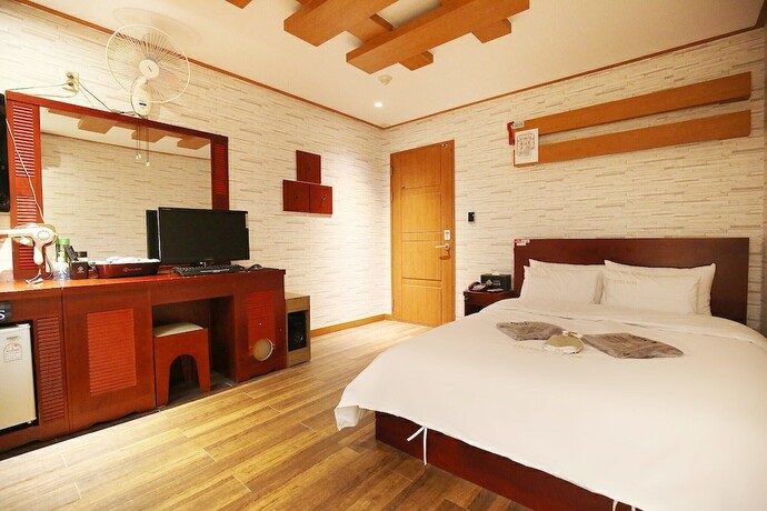 Imagen de la habitación del Motel Daejeon Dunsan Luis. Foto 27