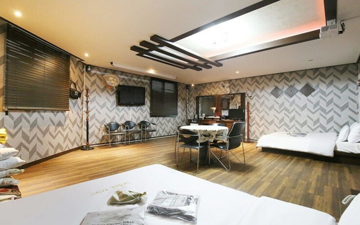 Imagen de la habitación del Motel Daejeon Dunsan Luis. Foto 29