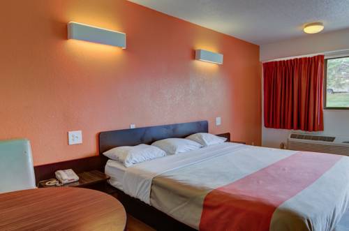 Imagen de la habitación del Motel Days Inn by Wyndham Kansas City Northeast. Foto 1