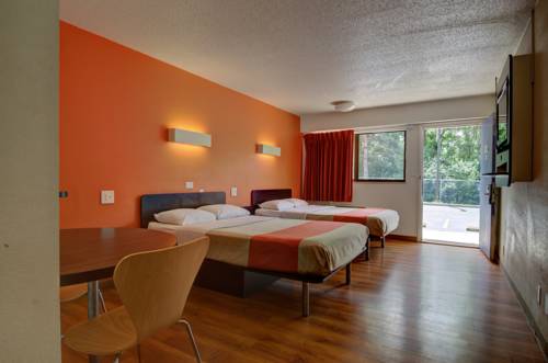 Imagen de la habitación del Motel Days Inn by Wyndham Kansas City Northeast. Foto 5