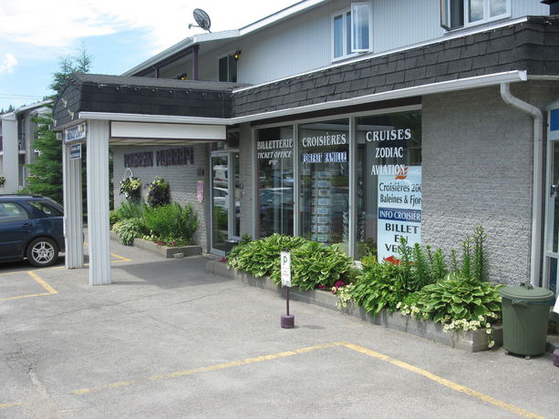 Imagen del bar/restaurante del Motel De L'anse &agrave; L'eau. Foto 4