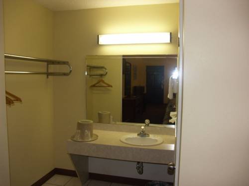 Imagen de la habitación del Motel Deerwood Inn and Madison Campground. Foto 12