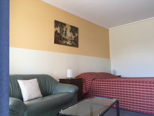 Imagen de la habitación del Motel Deniliquin. Foto 4