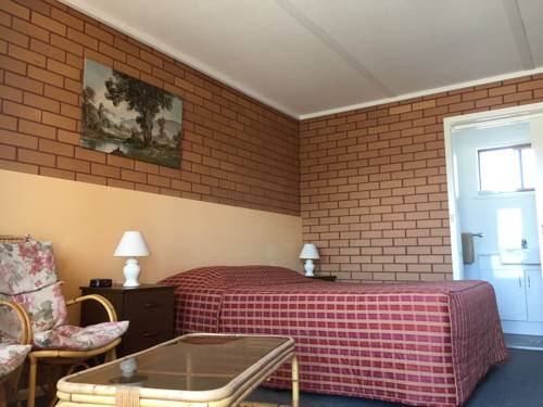 Imagen de la habitación del Motel Deniliquin. Foto 5