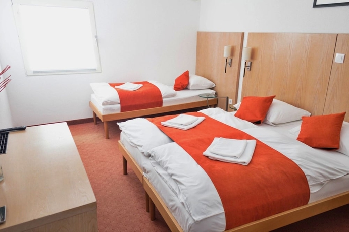 Imagen de la habitación del Motel Deny. Foto 2