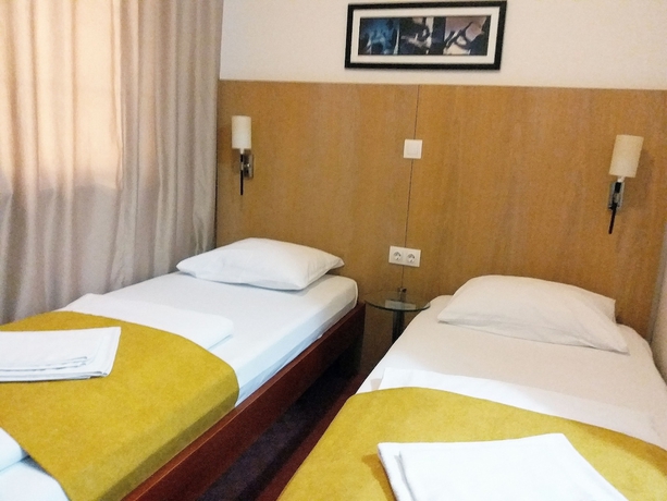 Imagen de la habitación del Motel Deny. Foto 9