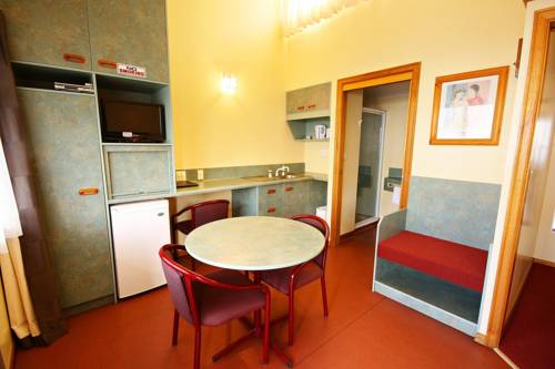 Imagen de la habitación del Motel Downs. Foto 5