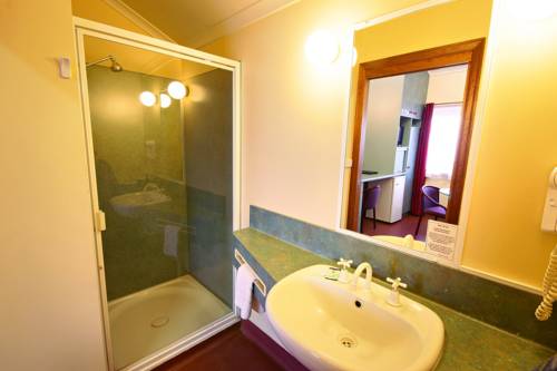 Imagen de la habitación del Motel Downs. Foto 6