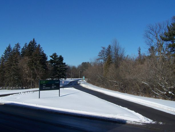 Imagen de los exteriores del Motel Du Parc Secteur Hull. Foto 13