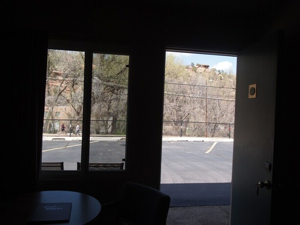 Imagen de la habitación del Motel Eagle. Foto 23