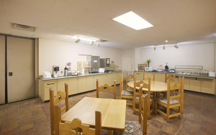 Imagen del bar/restaurante del Motel Econo Lodge Carlsbad Caverns Area. Foto 4