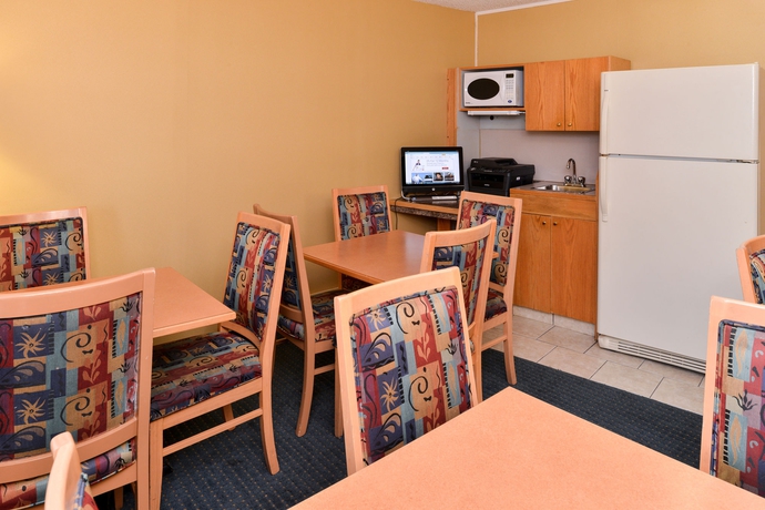 Imagen del bar/restaurante del Motel Econo Lodge Village. Foto 1