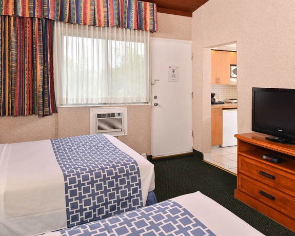 Imagen de la habitación del Motel Econo Lodge Village. Foto 5