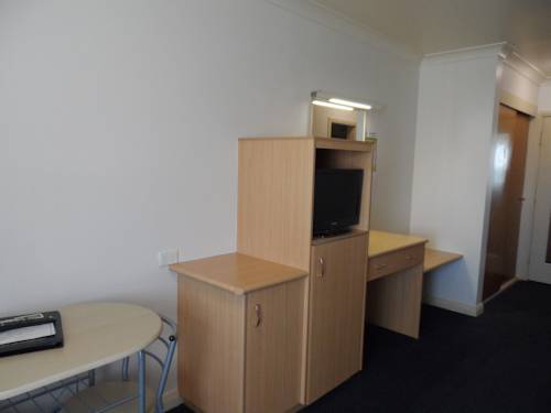 Imagen de la habitación del Motel El Lago Waters. Foto 4