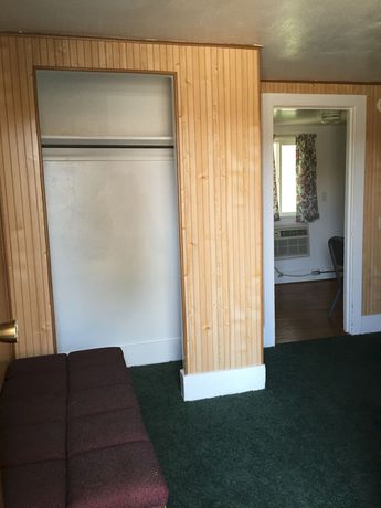 Imagen de los exteriores del Motel Elko. Foto 13