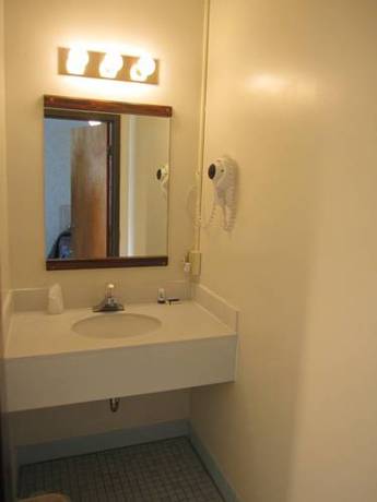 Imagen de la habitación del Motel Embassy Inn Ithaca. Foto 11