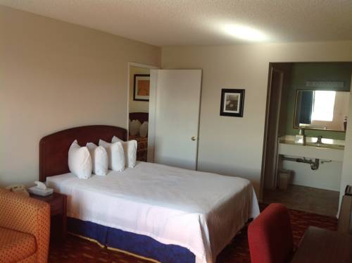 Imagen de la habitación del Motel Eunice Plaza. Foto 10