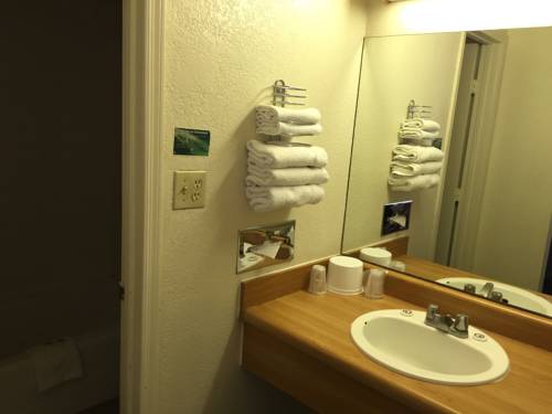 Imagen de la habitación del Motel Ez 8 Airporter. Foto 6