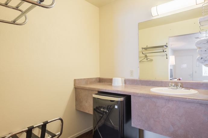 Imagen de la habitación del Motel E-z 8 Old Town. Foto 8