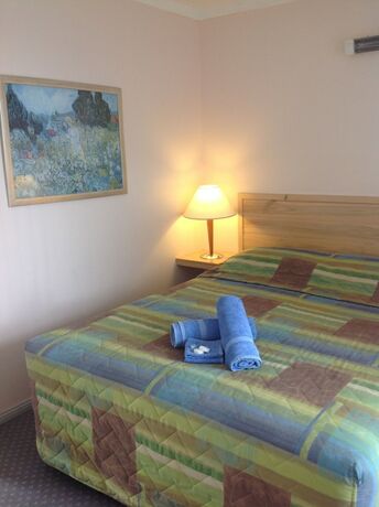 Imagen de la habitación del Motel Farnboro. Foto 17