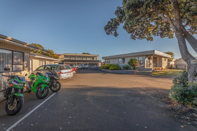 Imagen de los exteriores del Motel Fiesta Court. Foto 17