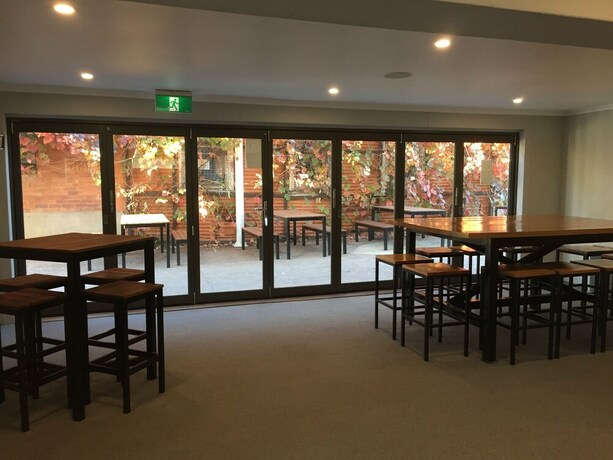 Imagen del bar/restaurante del Motel Finley Country Club Hotel. Foto 28