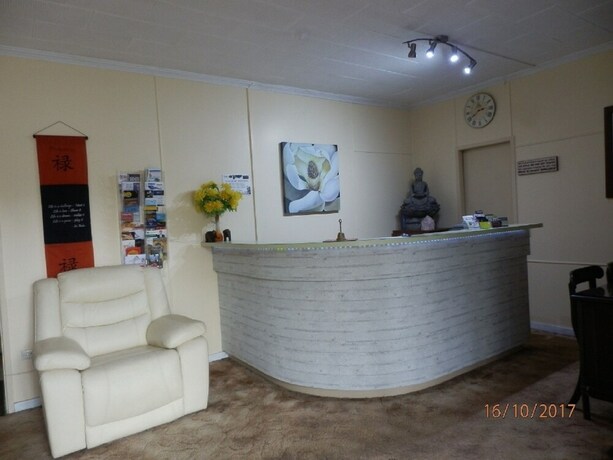 Imagen de los interiores del Motel Flying Spur. Foto 36