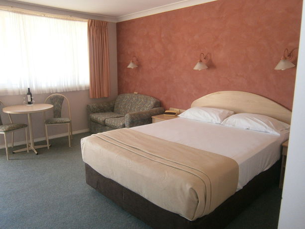 Imagen de los exteriores del Motel Forster Palms. Foto 13