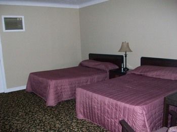 Imagen de la habitación del Motel Franklin and Trailer Park. Foto 5