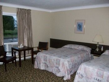 Imagen de la habitación del Motel Franklin and Trailer Park. Foto 7