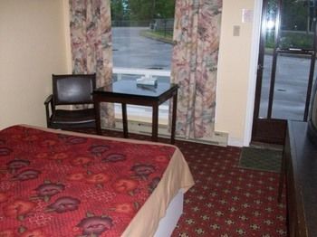 Imagen de la habitación del Motel Franklin and Trailer Park. Foto 8