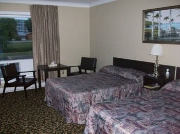 Imagen del bar/restaurante del Motel Franklin and Trailer Park. Foto 2