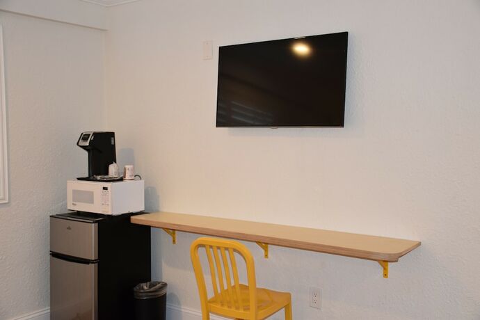 Imagen de la habitación del Motel Gateway Lodge, Monterey. Foto 12