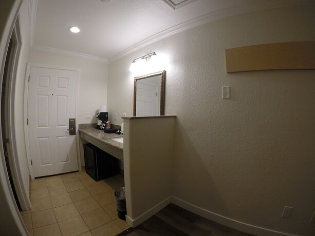 Imagen de la habitación del Motel Gateway Lodge, Monterey. Foto 15