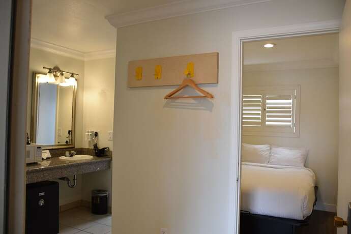 Imagen de la habitación del Motel Gateway Lodge, Monterey. Foto 20