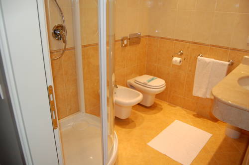 Imagen de la habitación del Motel Gold, Calcinate. Foto 5