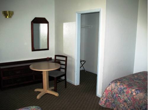 Imagen de la habitación del Motel Golden West. Foto 10