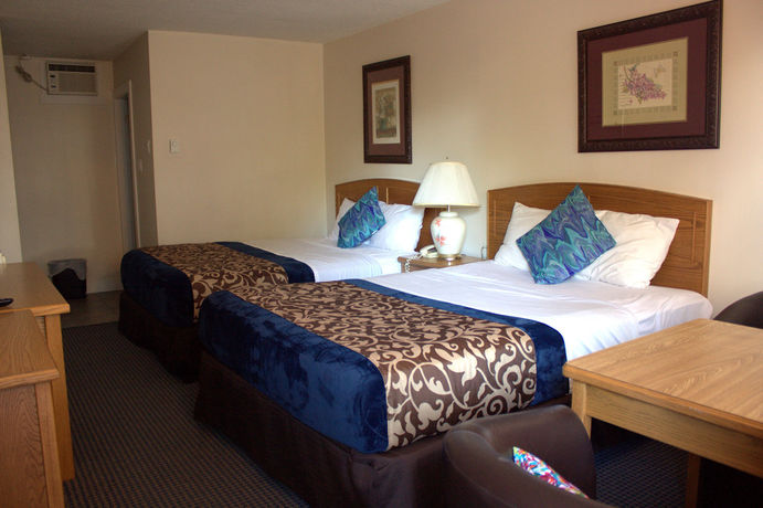 Imagen de la piscina del Motel Grandview, Kamloops. Foto 16