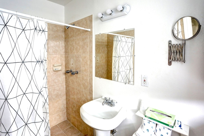Imagen de la habitación del Motel Green Seas. Foto 17