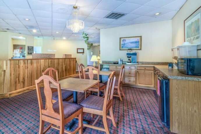 Imagen del bar/restaurante del Motel Guest Inn, Aiken. Foto 16