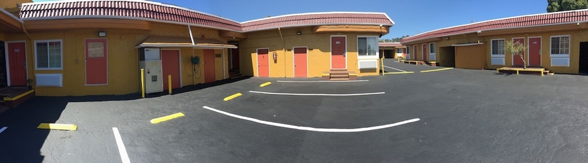 Imagen de los interiores del Motel Harris. Foto 16