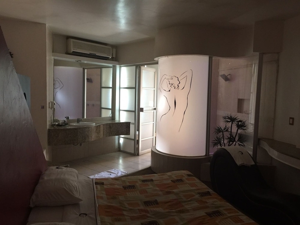 Imagen de la habitación del Motel Helsinky - Adults Only. Foto 10