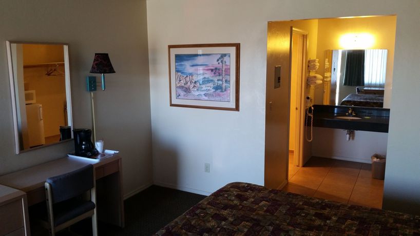 Imagen de los exteriores del Motel Heritage House, Prescott. Foto 14